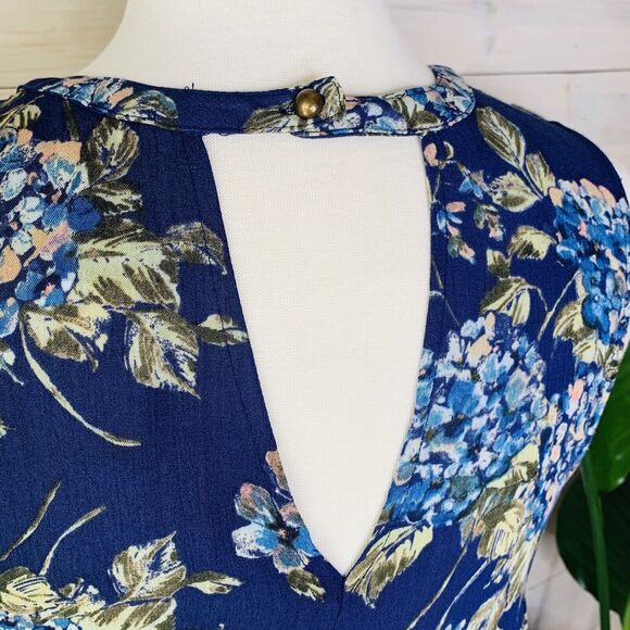 Blue Floral Sleeveless Short Shift Dress With Lace-up Neckline Size Small - Picture 7 of 8